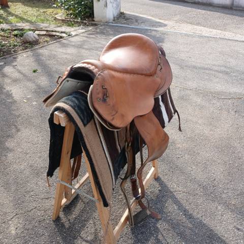 Selle d'équitation de fabrication artisanale
