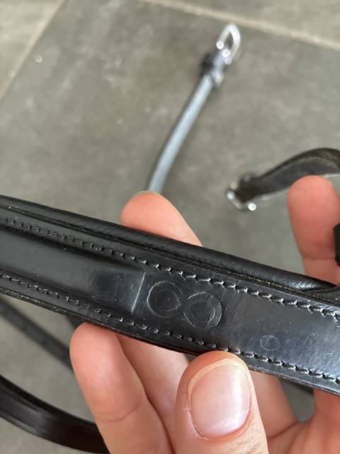 Muserolle dy’on la censé cheval cuir noir 