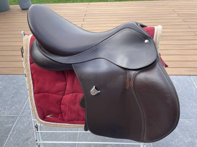 Selle Bates mixte 17,5