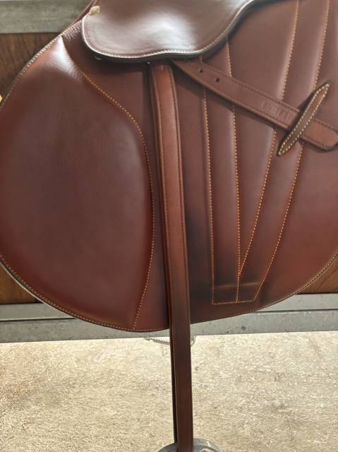 Selle semi plate 17,5 Butet début 2025