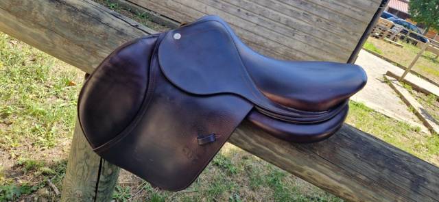 Selle CWD 16.5 marron obstacle