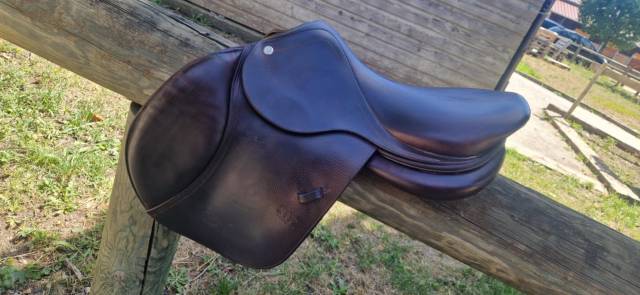 Selle CWD 16.5 marron obstacle