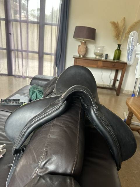 Selle de dressage Devoucoux Makila Harmonie S taille 17