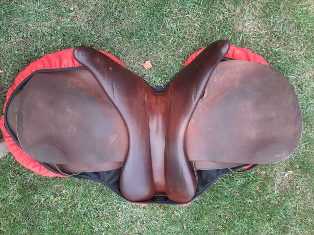 Selle mixte Horze 100% cuir v&eacute;ritable + accessoires com