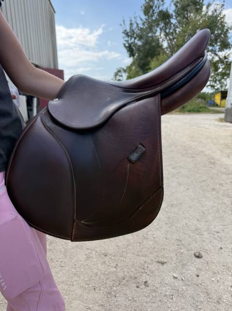 selle 15,5 cuir fabrication française