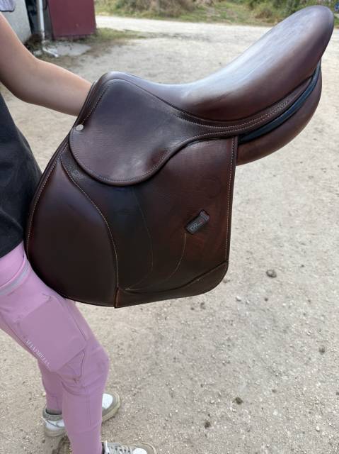 selle 15,5 cuir fabrication française