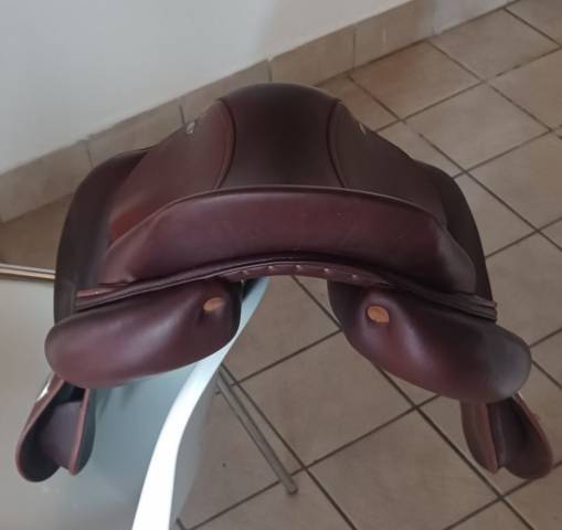 Selle Meyer 17 , 2024 en parfait état 