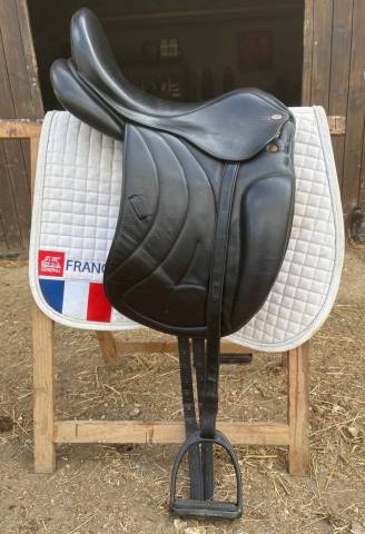 Selle de dressage &Eacute;ric Thomas 17,5
