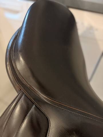 Selle Butet Saumur monoquartier 17 pouces 