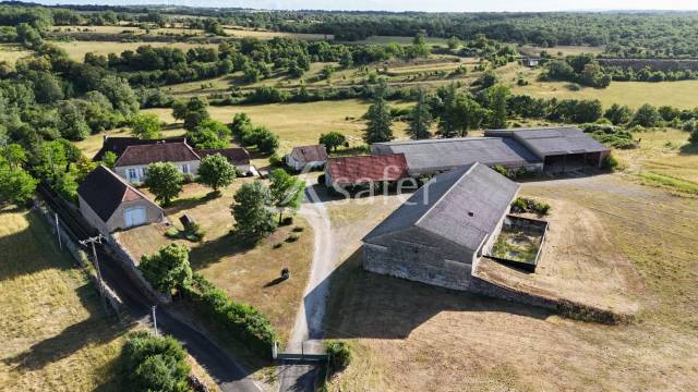 Ferme lotoise 14 ha au calme et proche A20.