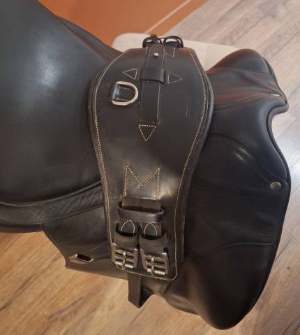 Selle de dressage Bates 17,5