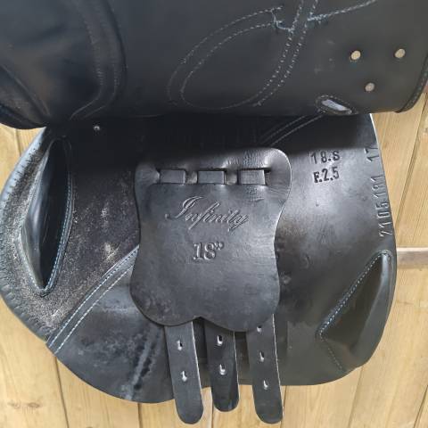 Selle infinity III TAILLE 18 TIME RIDER PLATINIUM