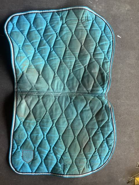 Tapis bleu émeraude 