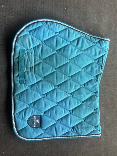 Tapis bleu émeraude 