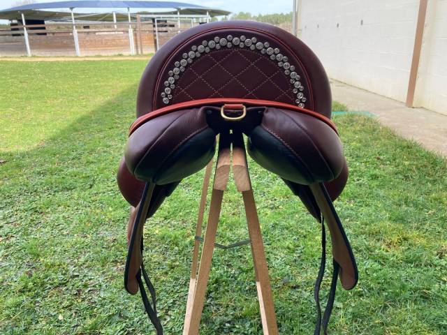 Selle de dressage 16.5