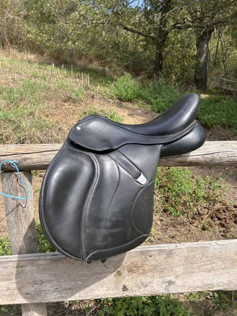 Selle Bates mixte 17 pouces 