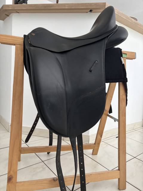 Selle bâtes dressage 