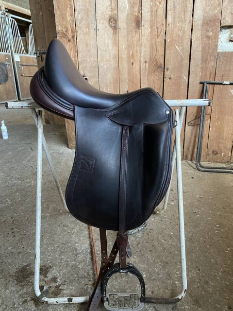 Selle dressage childeric 
