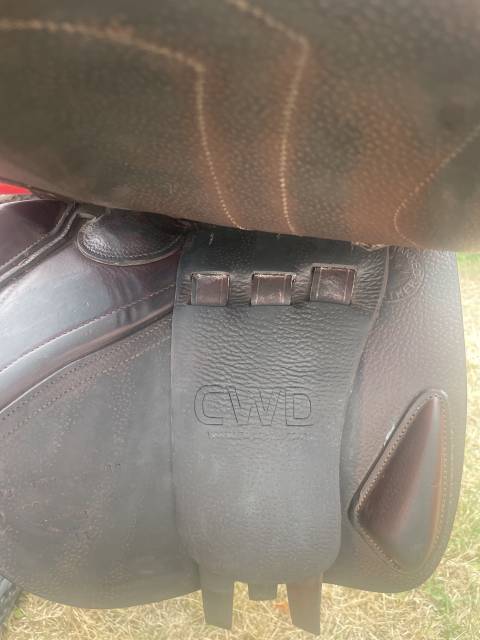 Selle cwd taille 17 