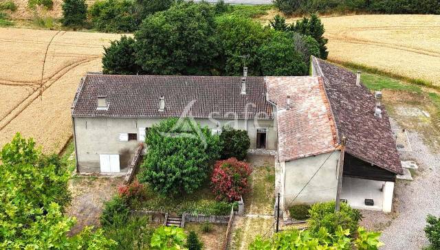 Ancienne maison bourgeoise avec appartement indépendant sur 3.8