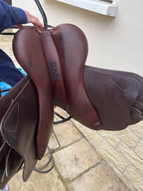 Selle devoucoux double veau 16,5