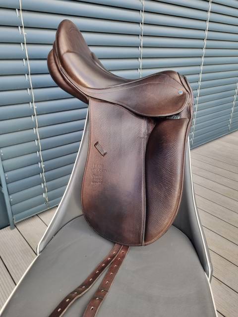 Selle de dressage Stubben biomex 17.5