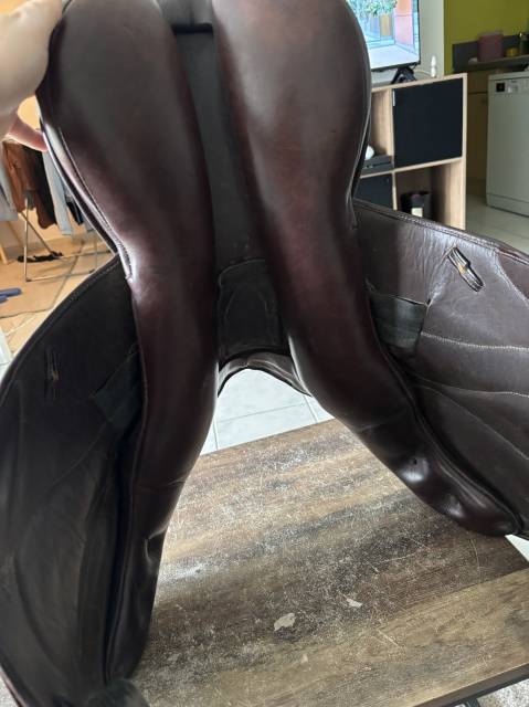 Selle d equitation  time rider mono quartier   Taille 18p