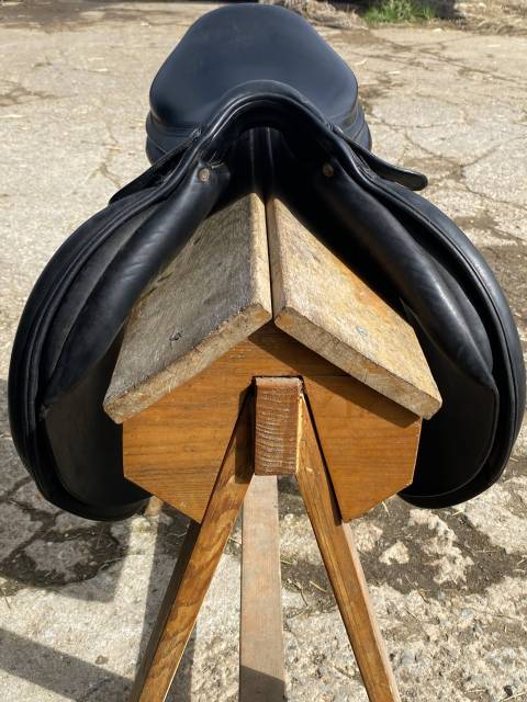 Selle mixte 18 pouces noire forestier