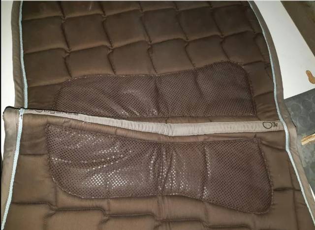 tapis  de selle marron