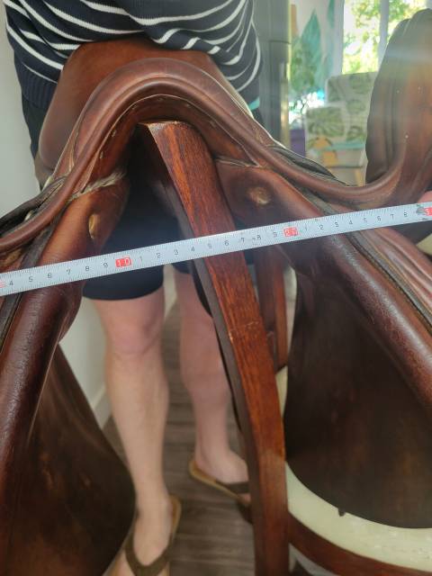 Selle brunet pineau havane 17.5"