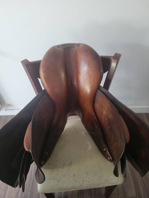 Selle brunet pineau havane 17.5"