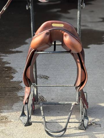 Selle childeric de 2023 - 18"