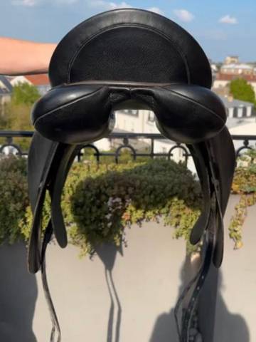 Selle de dressage Albion 17'5