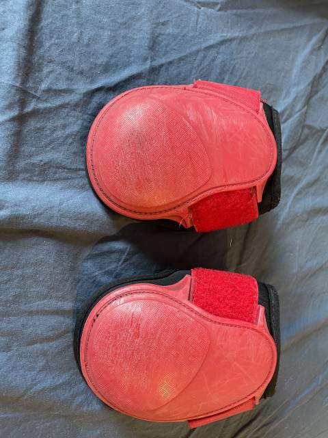 Ensemble guêtres et protèges-boulets rouges