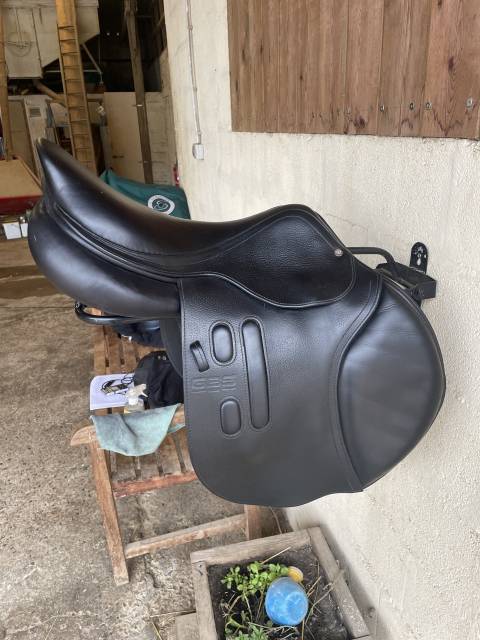 Selle GBS 18 pouces / quartiers 4 noire 