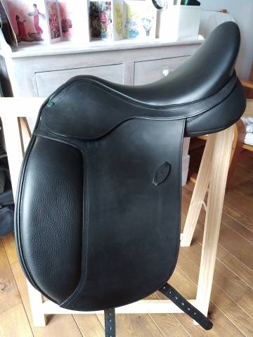 Arena wide dressage 17,5 noir