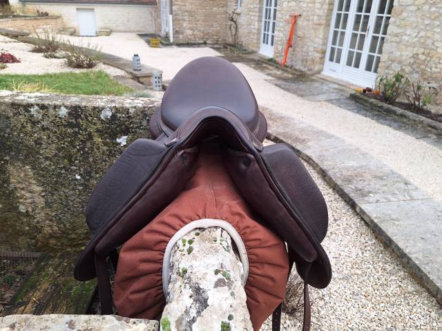 Selle de dressage Aulion 18 pouces 