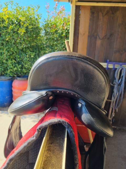 Selle de dressage Antares Concept 