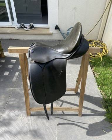 Selle de dressage euroriding