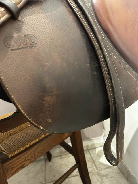 Selle Cwd orientée obstacle 17,5