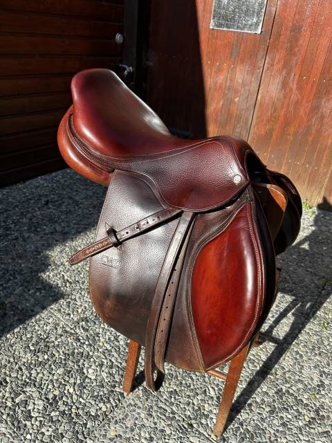 Selle Cwd orientée obstacle 17,5