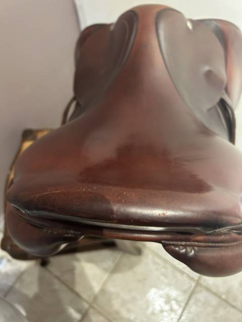 Selle Cwd orientée obstacle 17,5