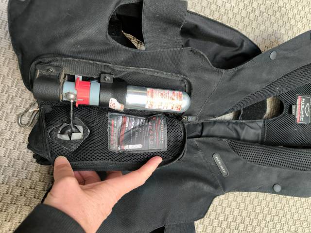 Airbag HIT AIR KID M-XL (servi 1 année) +3 cartouches