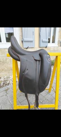 Selle dressage Devoucoux