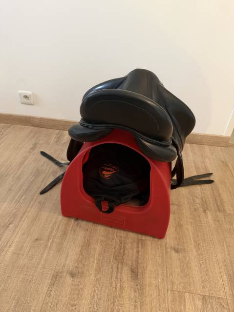Selle dressage devoucoux makila Lab 17”5