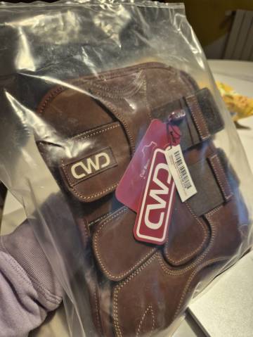 GUETRES / PROTEGE TENDONS CWD NEUF