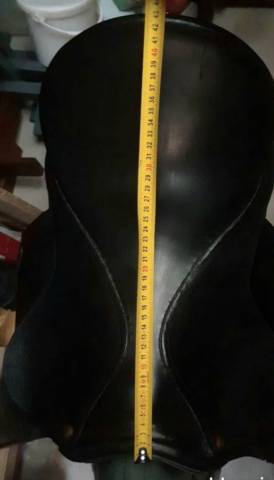 Selle en cuir noire taille 17,5