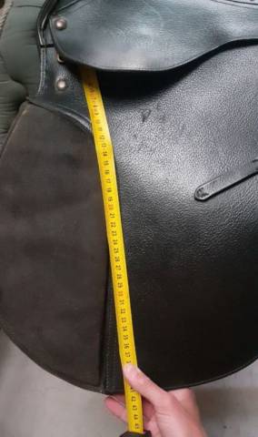 Selle en cuir noire taille 17,5