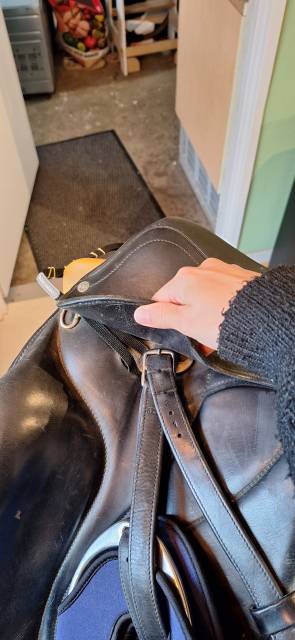 Selle de dressage antares  Signature 17.5