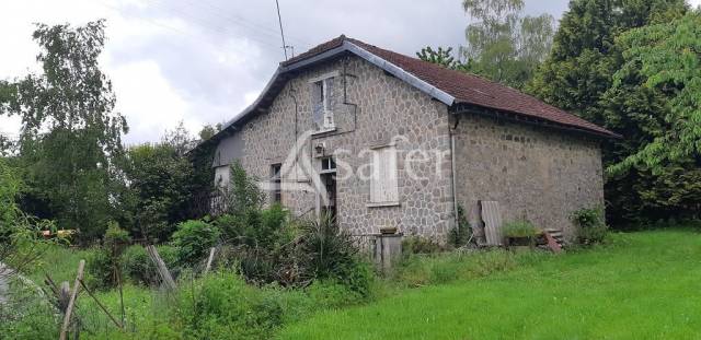 Propriété bâtie d'environ 27 ha 50 groupés